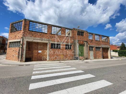 Ladenfläche zum Kauf 320.000 € 1.233 m² Verkaufsfläche San Joaquim la Sénia 43560