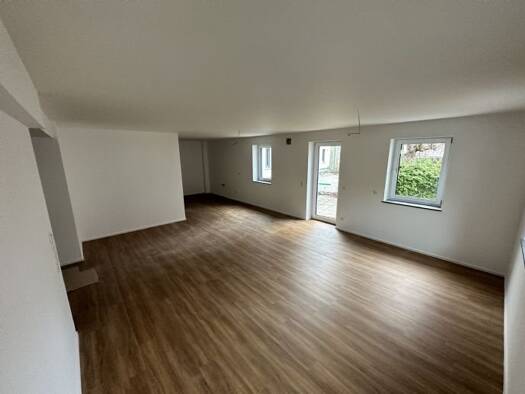 Wohnung zur Miete 1.050 € 2 Zimmer 83,2 m² EG frei ab 01.04.2026 Würzburger Straße 16 Erlabrunn 97250