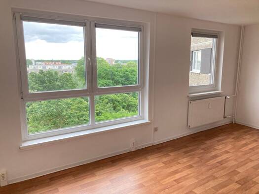Wohnung zur Miete 360 € 3 Zimmer 55,7 m² 8. Geschoss frei ab sofort Willy-Lohmann-Straße 26 Innenstadt Dessau-Roßlau 06844