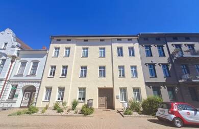 Wohnung zur Miete 515 € 2 Zimmer 64,3 m² Dachgeschoss frei ab 01.09.2025 Gertrud-Piter-Platz 7 Altstadt Brandenburg an der Havel 14770