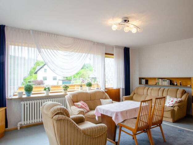 Einfamilienhaus zum Kauf 188.000 € 7 Zimmer 164 m² 743 m² Grundstück Steinbach-Hallenberg Steinbach-Hallenberg 98587