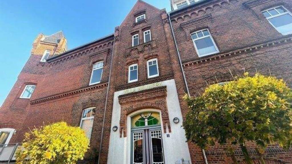 Wohnung zur Miete 1.250 € 4 Zimmer 142 m² 1. Geschoss Stade 21680