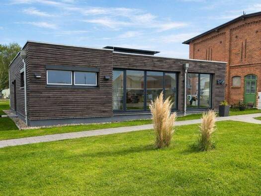 Haus zum Kauf 500.000 € 10 Zimmer 92,9 m² Klink 17192