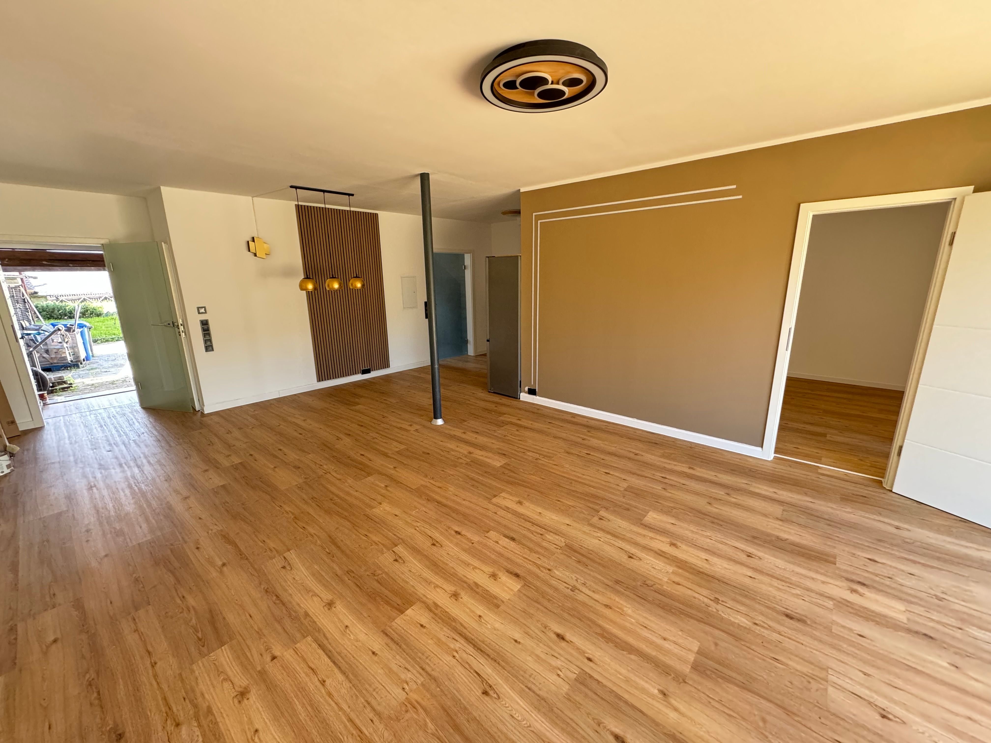 Terrassenwohnung zur Miete 990 € 3 Zimmer 101 m²<br/>Wohnfläche EG<br/>Geschoss ab sofort<br/>Verfügbarkeit Oettinger Str. 3 Auhausen Auhausen 86736