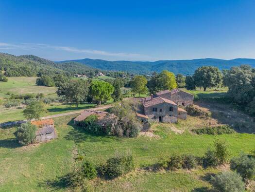 Bauernhaus zum Kauf 390.000 € 5 Zimmer 550 m² 8.000 m² Grundstück frei ab sofort Roccastrada 58036