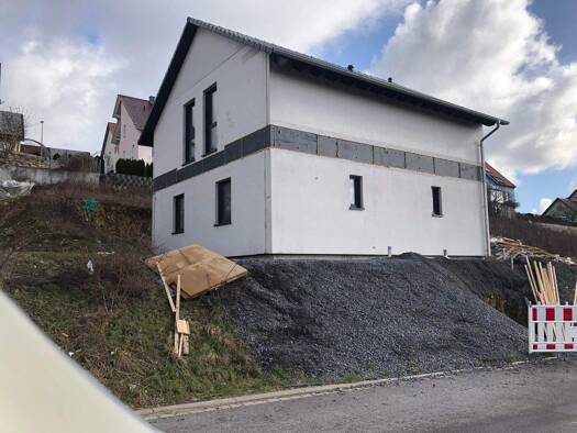 Haus zum Kauf provisionsfrei 99.000 € 7 Zimmer 134 m² 653 m² Grundstück Maßbach 97711