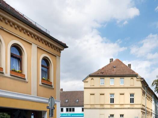 Wohnung zur Miete 290 € 2 Zimmer 81,7 m² 1. Geschoss Johannisplatz 11 Aschersleben Aschersleben 06449