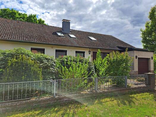 Einfamilienhaus zum Kauf 379.000 € 8 Zimmer 265 m² 1.301 m² Grundstück frei ab sofort Langlingen Langlingen 29364