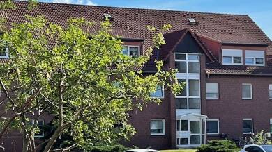 Wohnung zum Kauf 100.000 € 4 Zimmer 104 m² Dachgeschoss, 2. Geschoss Zeppelinstraße 7 Neustadt-Glewe Neustadt-Glewe 19306