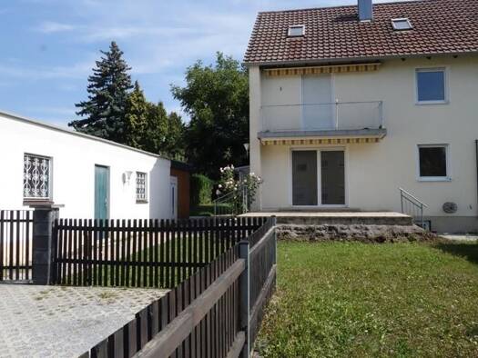 Doppelhaushälfte zum Kauf 385.000 € 5 Zimmer 105 m² 547 m² Grundstück frei ab sofort Straubing 94315