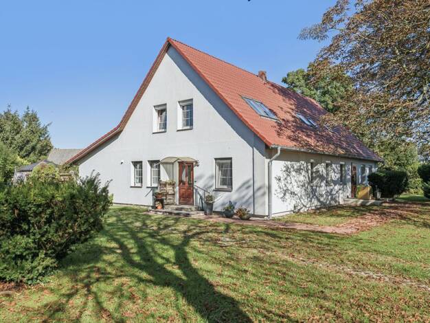 Mehrfamilienhaus zum Kauf 280.000 € 7 Zimmer 224 m² 1.894 m² Grundstück Altkalen 17179