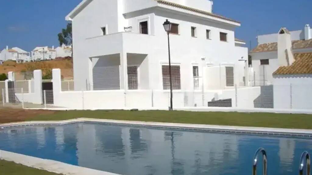 Einfamilienhaus zum Kauf 180.000 € 5 Zimmer 120 m² 143 m² Grundstück Villablanca 215900