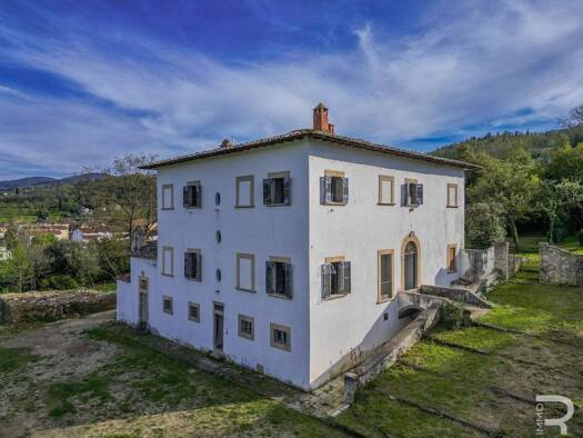 Haus zum Kauf 590.000 € 6 Zimmer 600 m² 15.000 m² Grundstück frei ab sofort Arezzo