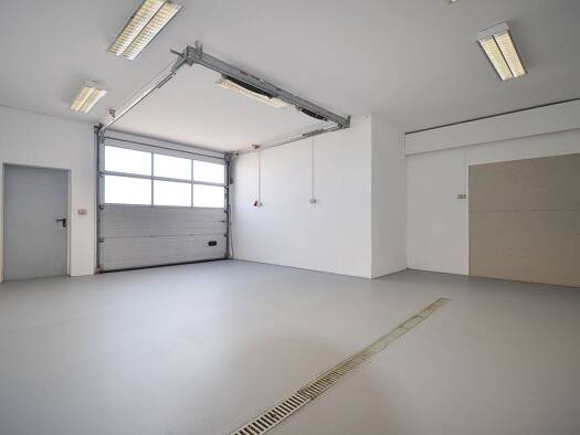 Lagerhalle zur Miete 6 € 67 m² Lagerfläche Schwarzenbek 21493