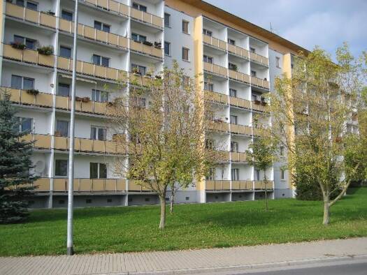 Wohnung zur Miete 438 € 4 Zimmer 77,2 m² 1. Geschoss frei ab 01.08.2026 Göppinger Straße 78 Sonneberg 96515