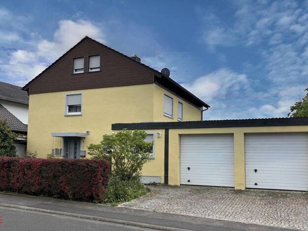 Einfamilienhaus zum Kauf 449.000 € 7 Zimmer 200 m² 735 m² Grundstück frei ab sofort Gerolzhofen Gerolzhofen 97447