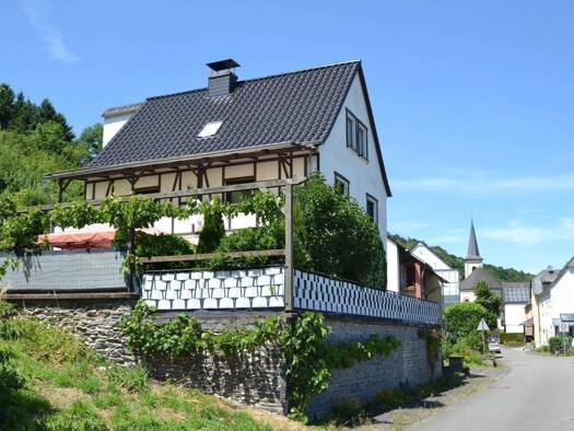 Sonstiges zum Kauf als Kapitalanlage geeignet 325.000 € 8 Zimmer 220 m² 1.680 m² Grundstück Martinstraße 2 Ensch 54340