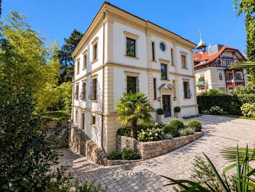 Villa zum Kauf 15 Zimmer 460 m² Meran 39012