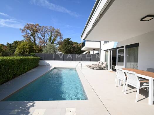 Reihenmittelhaus zum Kauf 1.300.000 € 5 Zimmer 89 m² Grundstück Poreč 52440