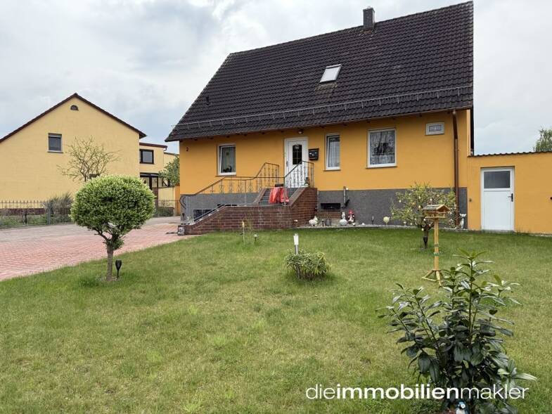 Einfamilienhaus zum Kauf 248.000 € 6 Zimmer 150 m² 2.582 m² Grundstück Friedersdorfer Schulstr. Friedersdorf Rückersdorf 03238