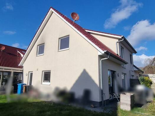 Doppelhaushälfte zum Kauf 250.000 € 4 Zimmer 115,8 m² 303 m² Grundstück Edewecht 26188