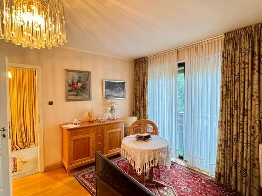 Einfamilienhaus zum Kauf 675.000 € 8 Zimmer 200 m² 656 m² Grundstück Innenstadt Baden-Baden 76530