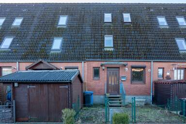 Haus zum Kauf 225.000 € 6 Zimmer 117 m² 245 m² Grundstück frei ab sofort Peterstraße 8j Alveslohe 25486