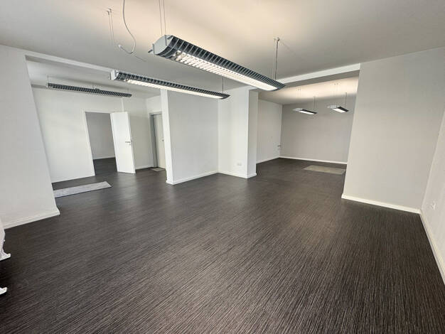 Bürofläche zur Miete 575 € 3 Zimmer 60 m² Bürofläche Aue 08280