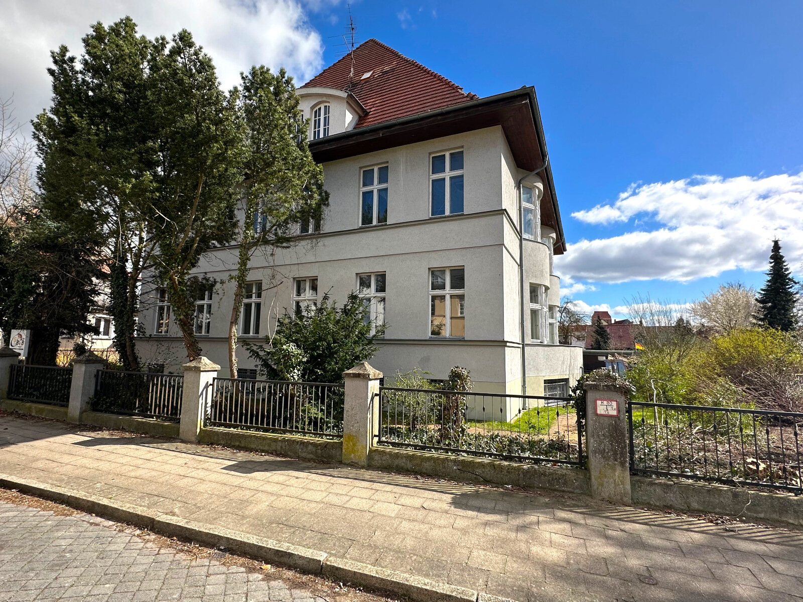 Villa zum Kauf 795.000 € 12 Zimmer 1.231 m²<br/>Wohnfläche 1.200 m²<br/>Grundstück Schweriner Viertel Güstrow 18273