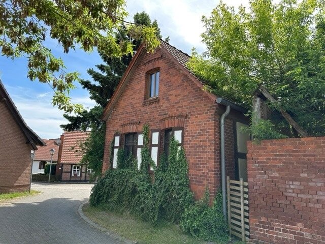 Einfamilienhaus zum Kauf 180.000 € 5 Zimmer 145,8 m²<br/>Wohnfläche 301 m²<br/>Grundstück ab sofort<br/>Verfügbarkeit Garz Havelberg 39539