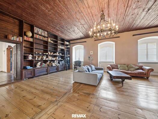 Einfamilienhaus zum Kauf 798.000 € 9,5 Zimmer 550 m² 1.152 m² Grundstück Hollabrunn 2031
