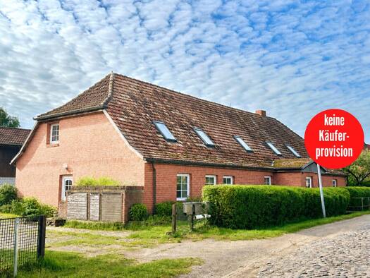 Mehrfamilienhaus zum Kauf provisionsfrei 182.000 € 10 Zimmer 300 m² 4.224 m² Grundstück Sadelkow Datzetal / Sadelkow 17099