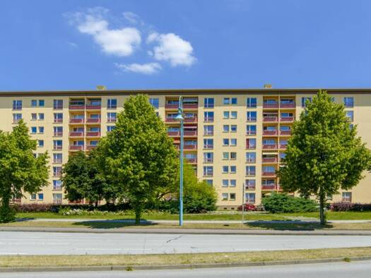 Wohnung zur Miete 333 € 2 Zimmer 60,4 m² 7. Geschoss frei ab sofort Bautzener Allee 53 Hoyerswerda Hoyerswerda 02977
