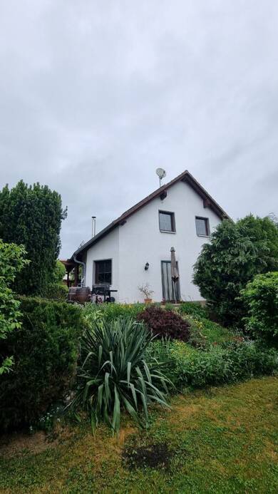 Einfamilienhaus zum Kauf 330.000 € 4 Zimmer 112 m² 568 m² Grundstück Göhren-Döhlen Auma-Weidatal 07955