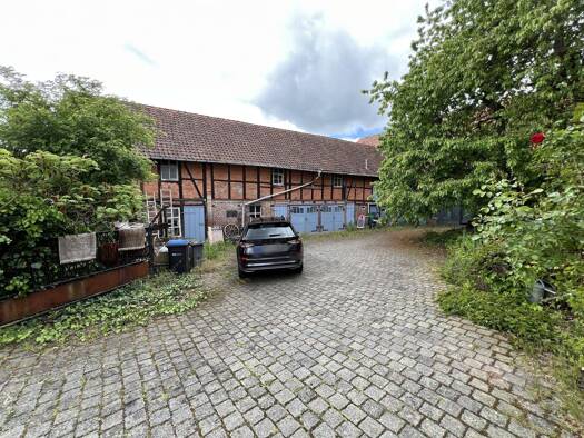 Mehrfamilienhaus zum Kauf 295.000 € 8 Zimmer 320 m² 975 m² Grundstück frei ab sofort Gerbershausen 37318
