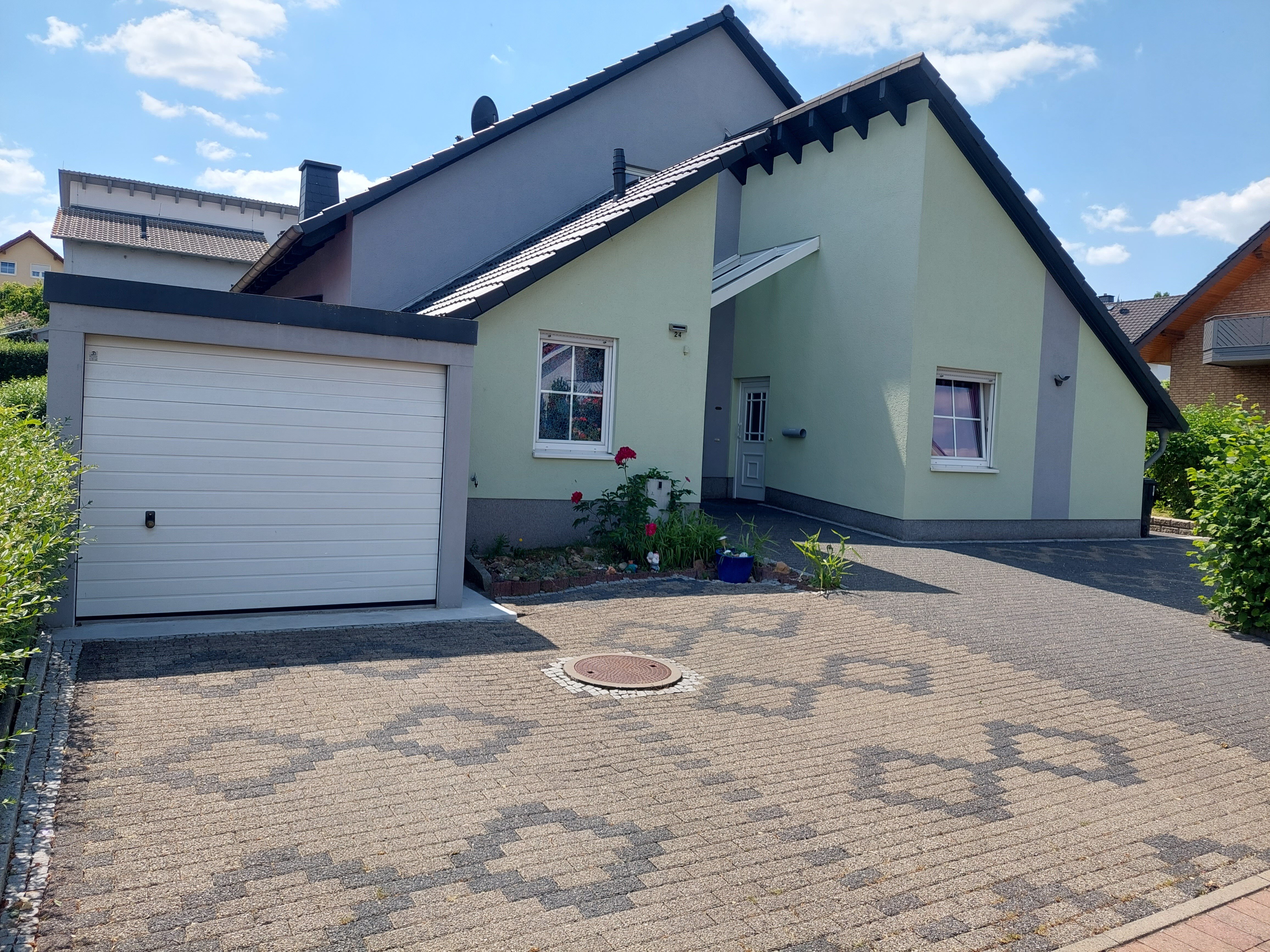 Mehrfamilienhaus zum Kauf 379.000 € 6 Zimmer 179,9 m²<br/>Wohnfläche 562 m²<br/>Grundstück Papierfabrik Kaufungen 34260