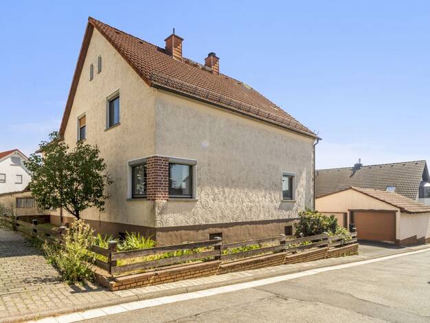 Einfamilienhaus zum Kauf 549.000 € 7 Zimmer 171,6 m² 621 m² Grundstück frei ab sofort Zur Kellerheide 5 Langenhain Hofheim am Taunus 65719