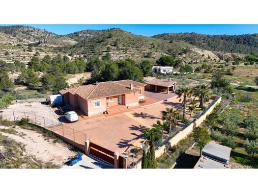 Chalet zum Kauf 460.000 € 3 Zimmer 152 m² 11.662 m² Grundstück Aigües 03569