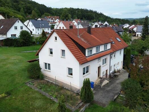 Doppelhaushälfte zum Kauf 150.000 € 6 Zimmer 121,6 m² 544,5 m² Grundstück frei ab sofort Neufra Neufra 72419