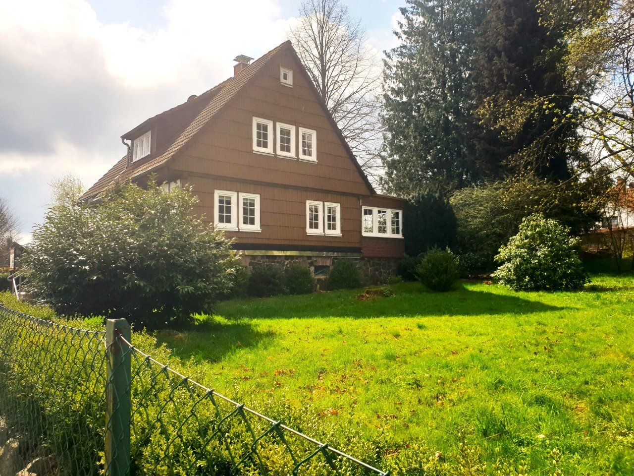 Einfamilienhaus zum Kauf provisionsfrei 325.000 € 6 Zimmer 140 m²<br/>Wohnfläche 2.070 m²<br/>Grundstück Am Rabenberg 13 Bermuthshain Grebenhain 36355