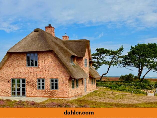Einfamilienhaus zum Kauf - Erstbezug 7 Zimmer 320 m² 2.056 m² Grundstück frei ab sofort Braderup Wenningstedt-Braderup (Sylt) 25996