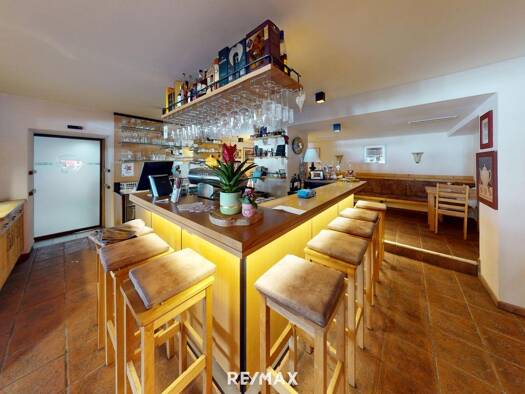 Restaurant zum Kauf 980.000 € 402,9 m² Gastrofläche Oetz 6433