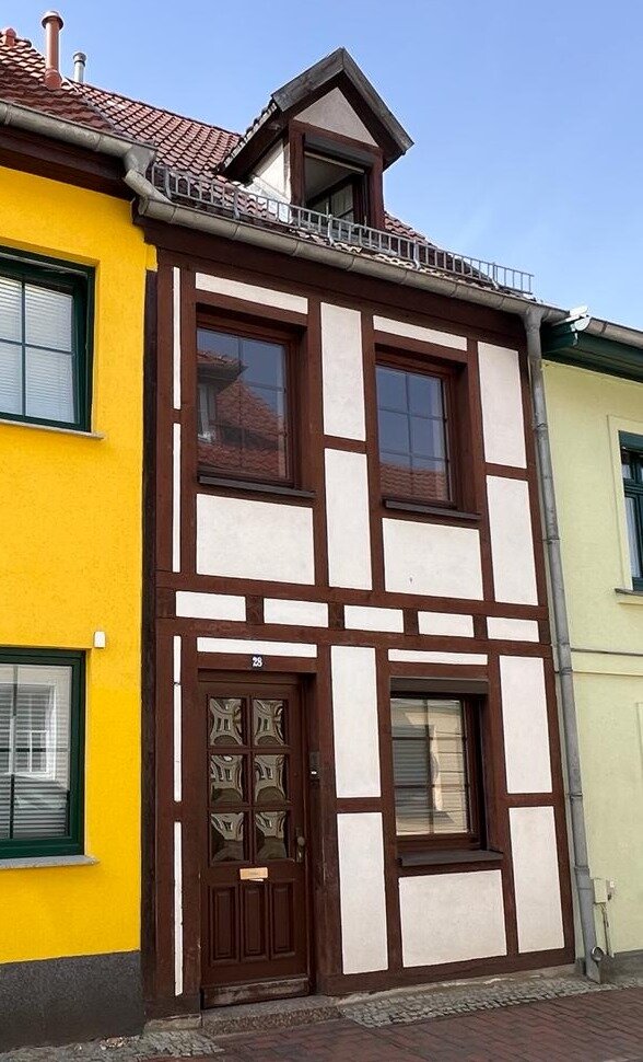 Reihenmittelhaus zum Kauf 130.000 € 4 Zimmer 83,2 m²<br/>Wohnfläche 116 m²<br/>Grundstück Teterow Teterow 17166