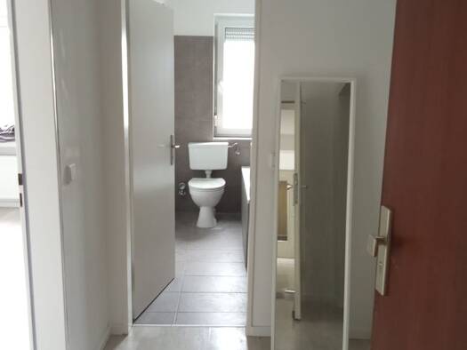 Wohnung zur Miete 390 € 1 Zimmer 37,3 m² 2. Geschoss frei ab sofort Paracelsusstraße 1 Coburg 96450