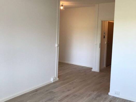 Wohnung zur Miete 332 € 3 Zimmer 55,2 m² EG frei ab sofort Außenring 21 Thurm Mülsen 08132