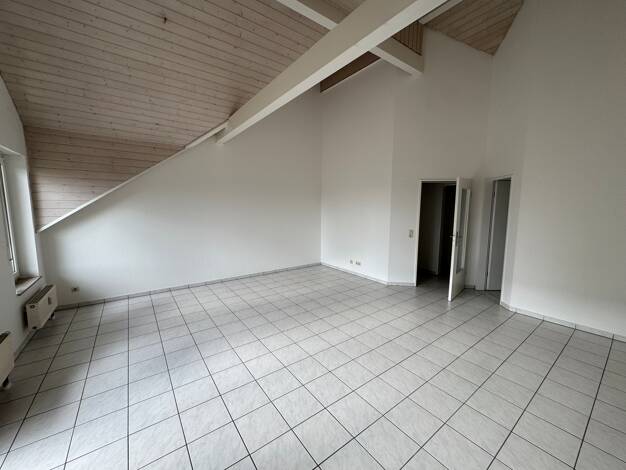 Wohnung zur Miete 1.030 € 4 Zimmer 103 m² Dachgeschoss, 4. Geschoss frei ab sofort Tiengen Waldshut-Tiengen 79761