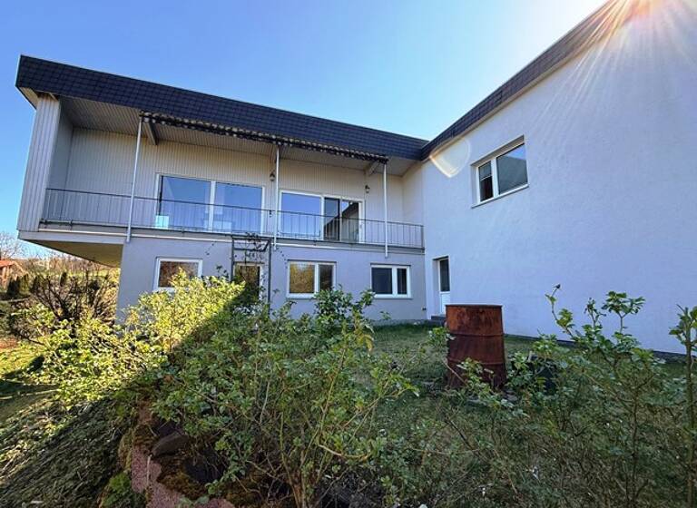 Einfamilienhaus zum Kauf 325.000 € 7 Zimmer 238,3 m²<br/>Wohnfläche 1.520 m²<br/>Grundstück Niedenstein Niedenstein 34305