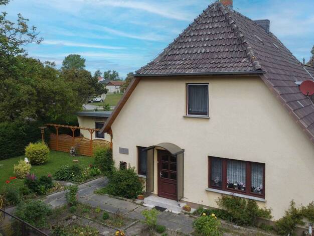 Sonstiges zum Kauf als Kapitalanlage geeignet 240.000 € 3 Zimmer 105 m² 800,1 m² Grundstück Dranske 18556