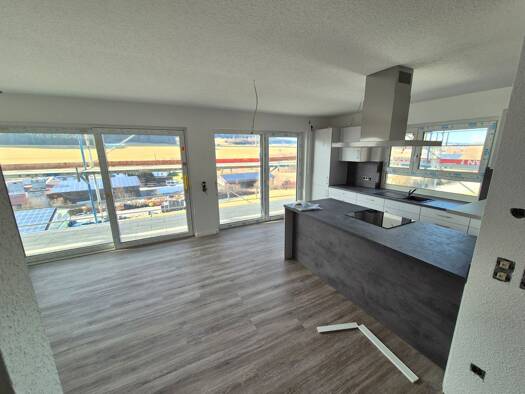 Wohnung zur Miete 920 € 3,5 Zimmer 82 m² Geschoss 1/4 frei ab 01.03.2026 Wehingen 78564