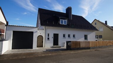 Einfamilienhaus zur Miete 1.600 € 5 Zimmer 160 m² 645 m² Grundstück frei ab 01.03.2025 Planungsbezirk 111 Straubing 94315